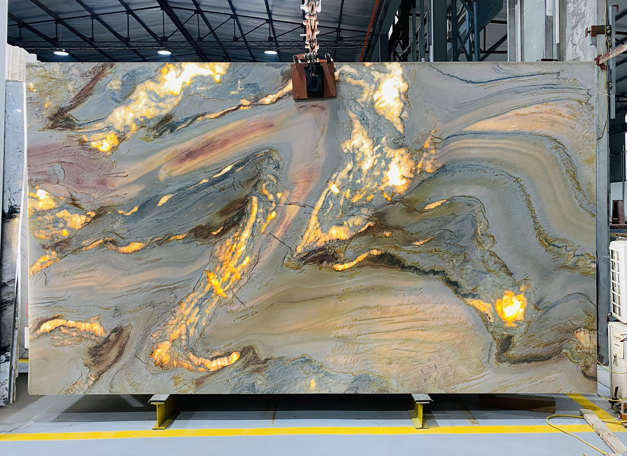 Thạch anh không xuyên sáng