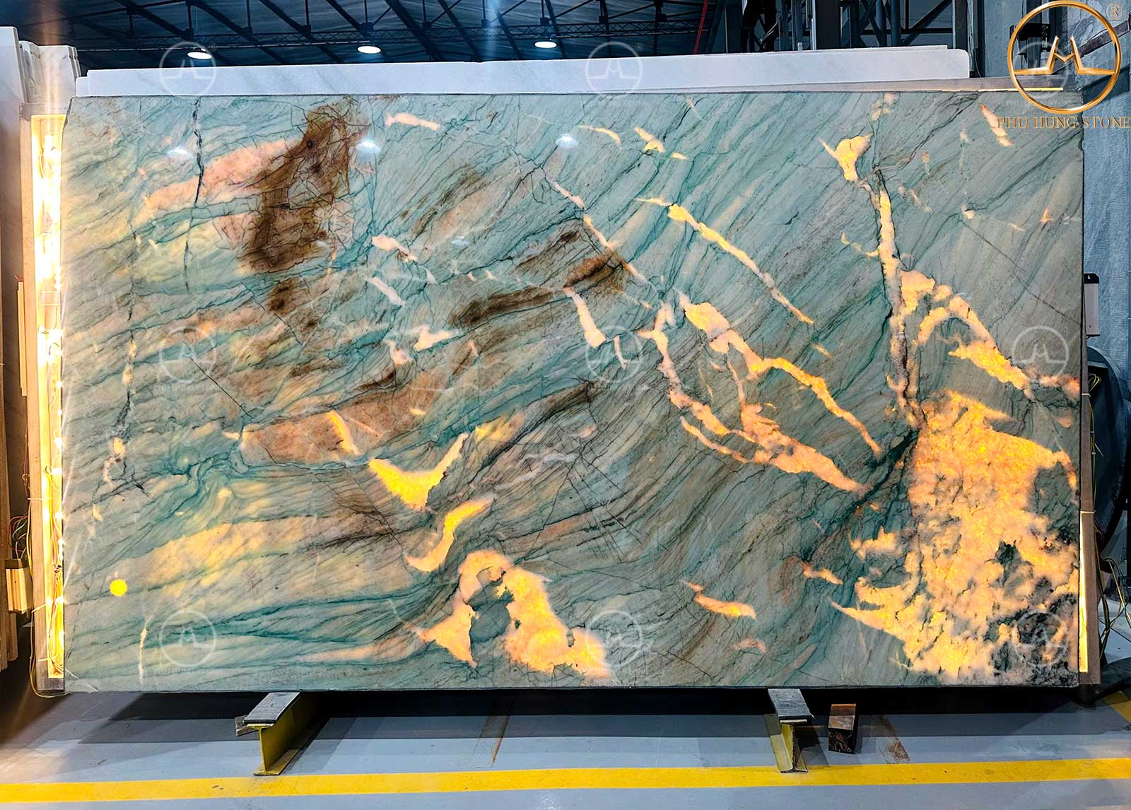 Thạch anh không xuyên sáng