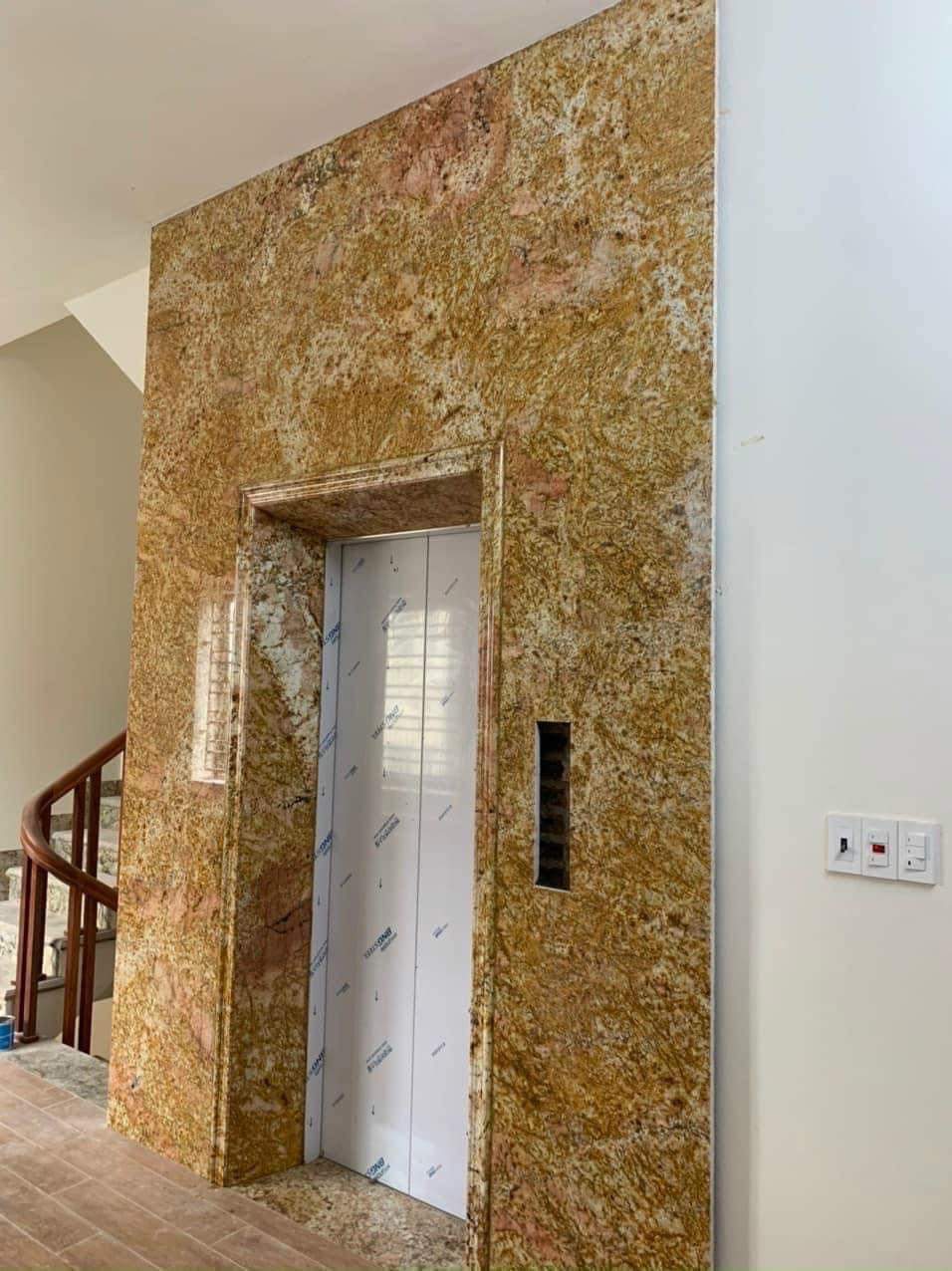 Đá ốp thang máy