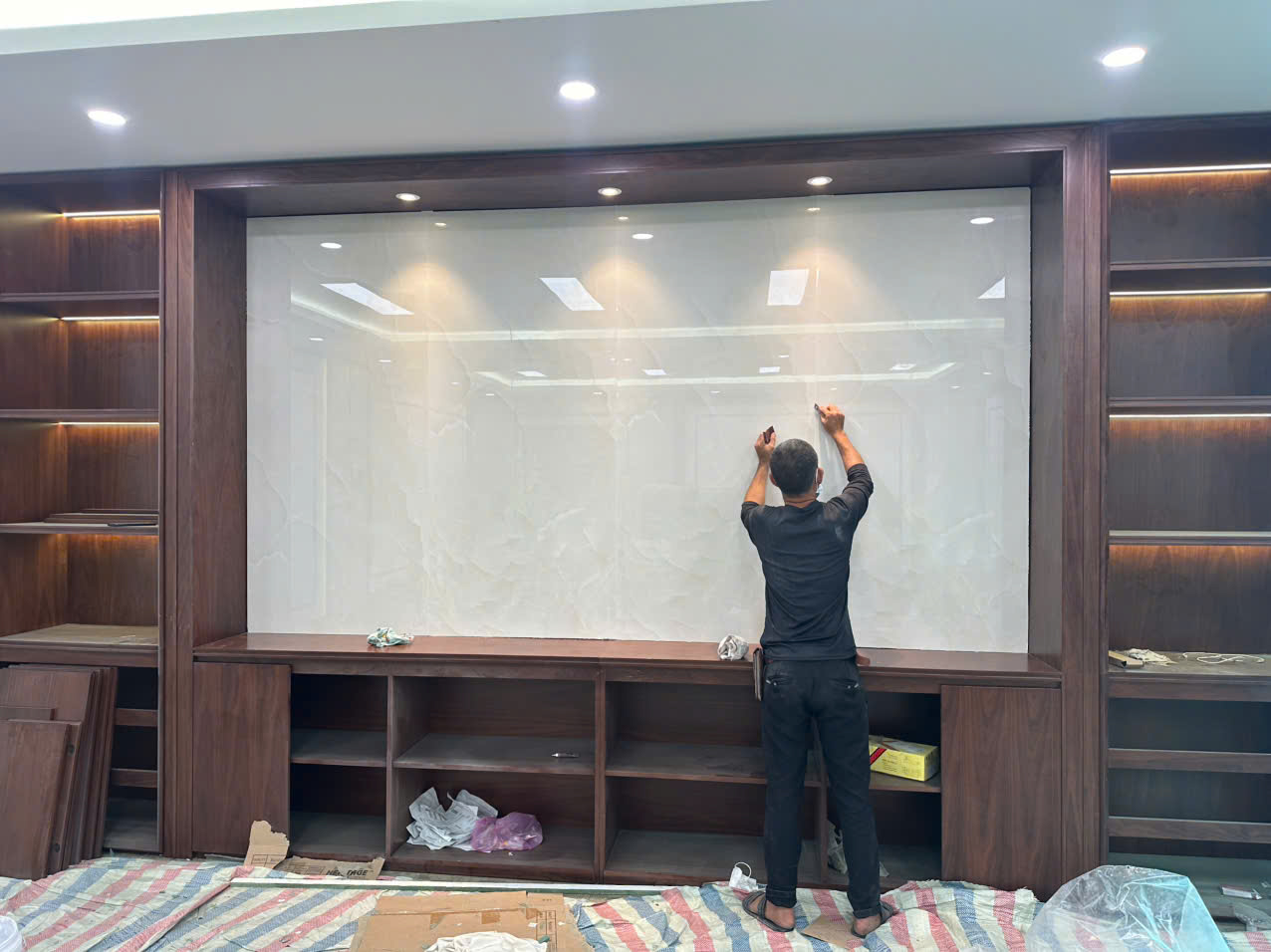 Đá ốp phòng khách